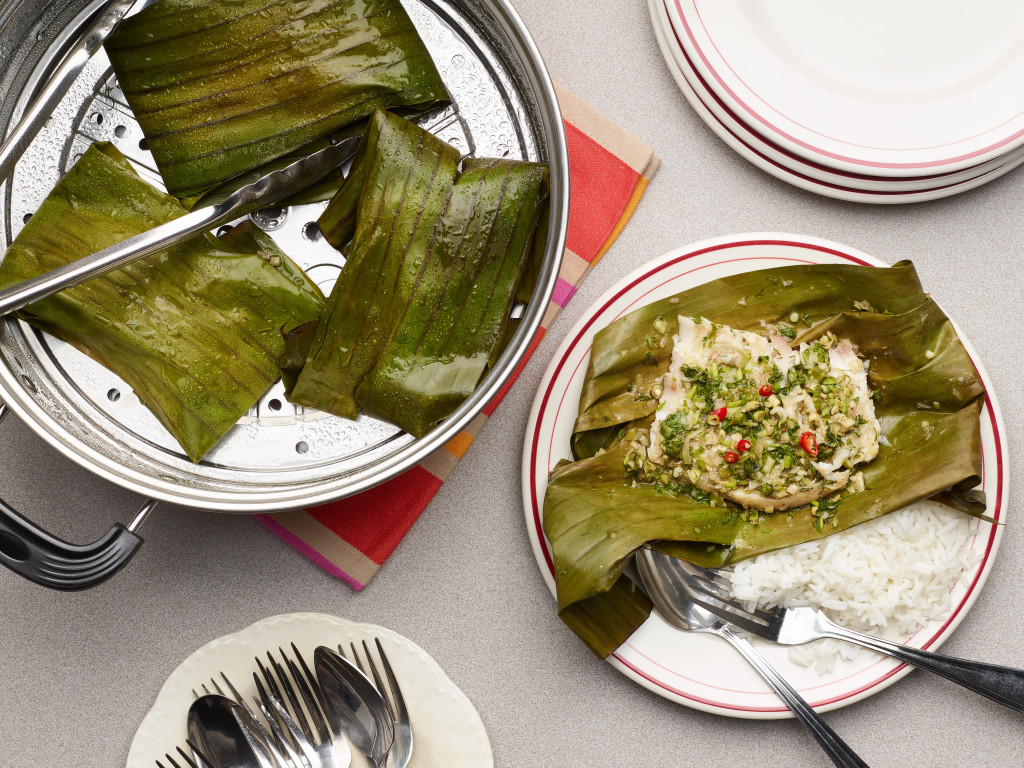 Steamed Fish with Herbs in Banana Leaves (Ntses Ncu Qhwv Nplooj Tsawb)