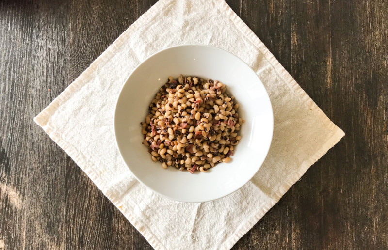 Quick and Healthy Black-Eyed Peas in a bowl