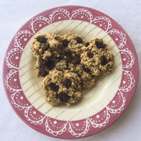 plate of oatmeal raisin cookies