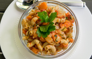 Carrots with Tomatoes and Macaroni