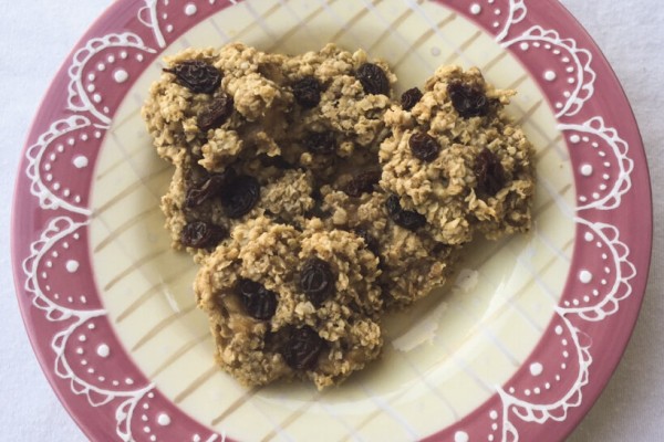 plate of oatmeal raisin cookies