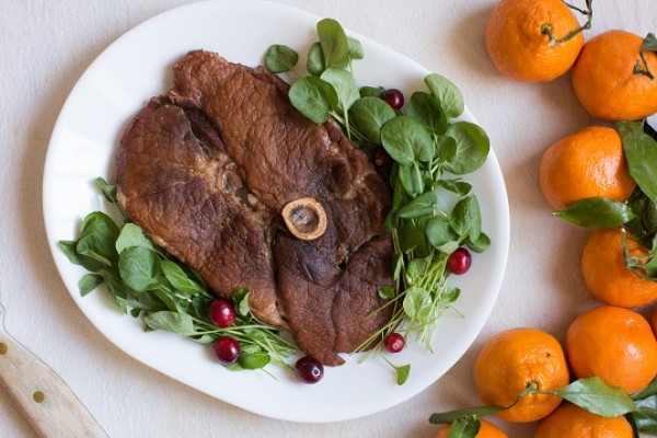 Cranberry Ham Slice recipe on a plate.