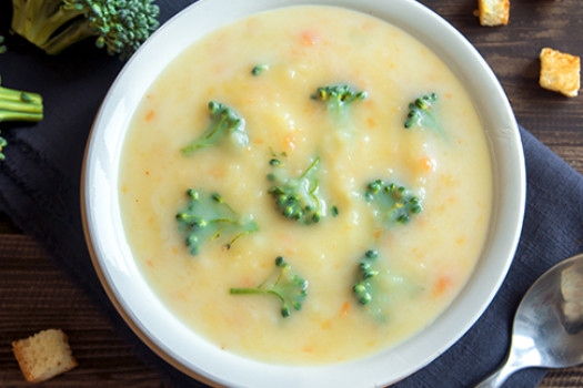 bowl of cream of broccoli soup