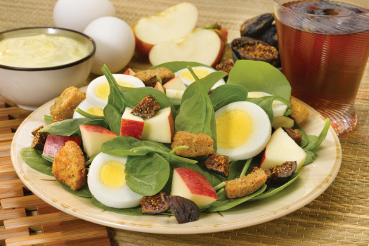 Spinach Salad with Apples and Eggs