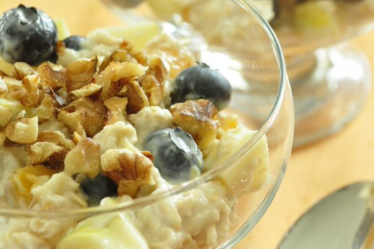 Berry Museli in glass bowls