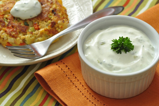 bowl of tartar sauce