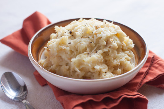 bowl of Hearty Mashed Potatoes