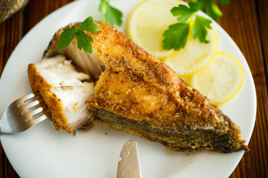 https://myplate-prod.azureedge.us/sites/default/files/styles/recipe_525_x_350_/public/2023-04/cajun_catfish.jpeg?itok=2aMDuiY9