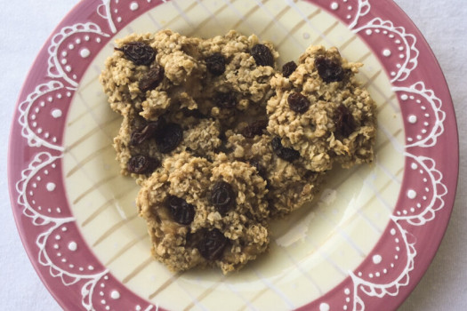 plate of oatmeal raisin cookies