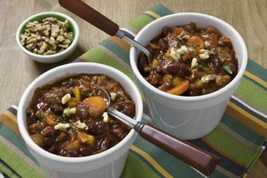 image of Brilliant Chili Topped with Walnuts in bowls