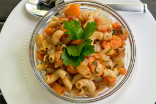 Carrots with Tomatoes and Macaroni