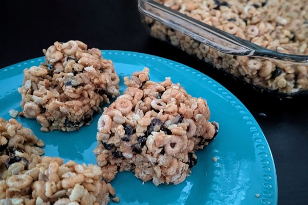 Image of Trail Mix Bars recipe on a plate